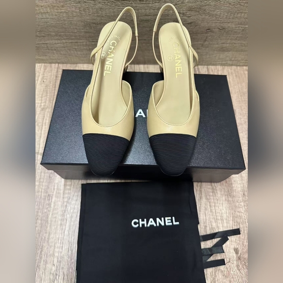 Chanel slingbacks - Picture 1 of 8